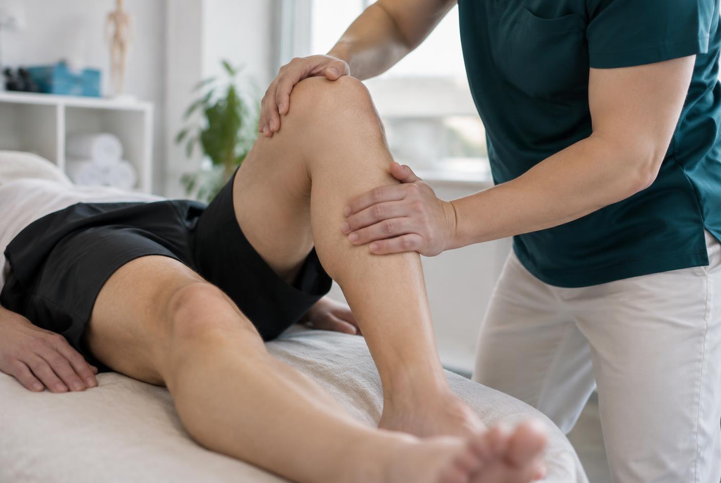 Physiotherapeutische Untersuchung eines Kniegelenks